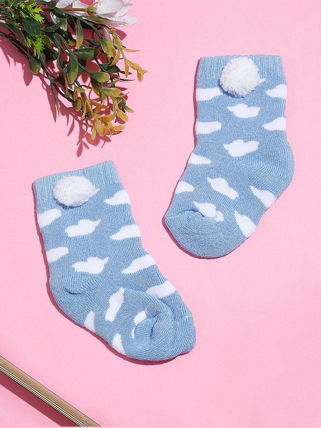 TIPY TIPY TAP Kids Cloud Patterned Ankle-Length Socks With Pom