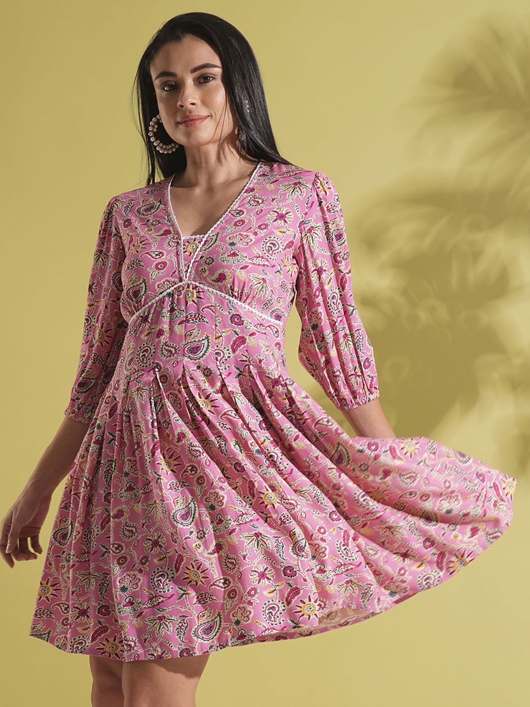 Globus V-Neck Puff Sleeves Paisley Print Lace Insert Pleated A-Line Fusion Dress