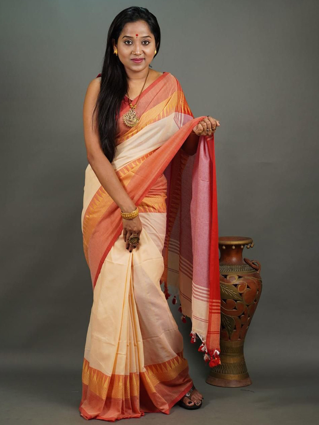Ruuprekha Woven Design Zari Pure Cotton Khadi Saree