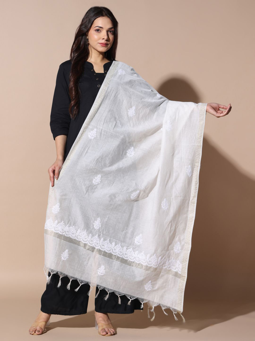Fashionable Chikan Handikraft Ethnic Motifs Embroidered Dupatta With Chikankari