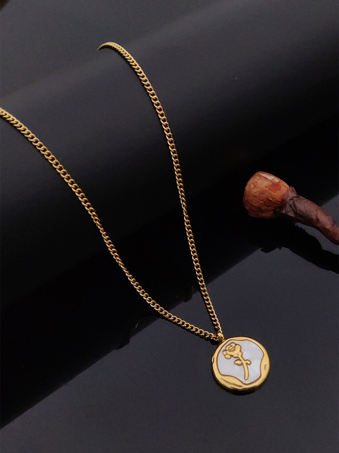 ANJNI CREATION Gold-Plated Pendant With Chain