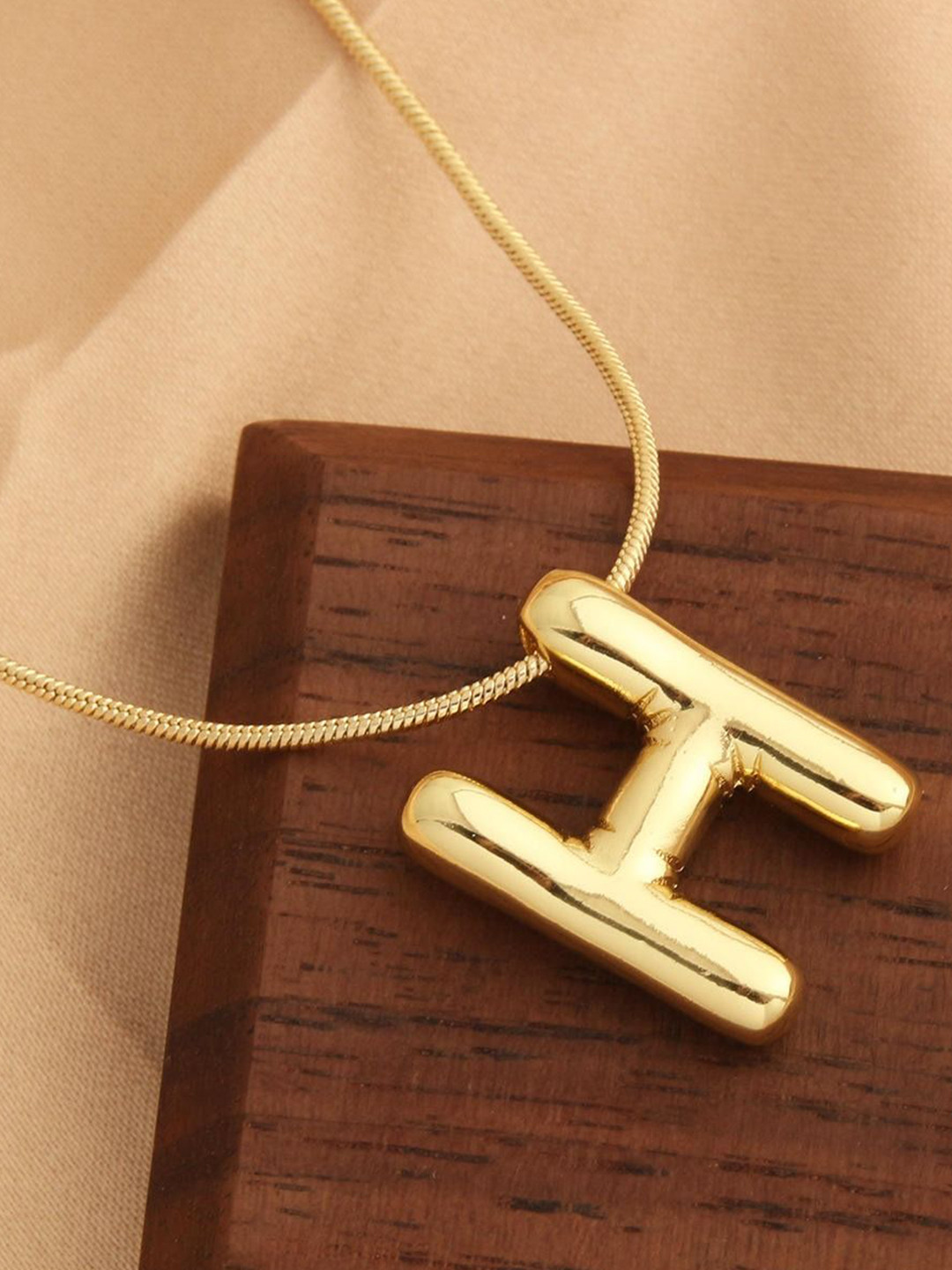 VIEN Gold-Plated Chunky Balloon Letter Stainless Steel Chain