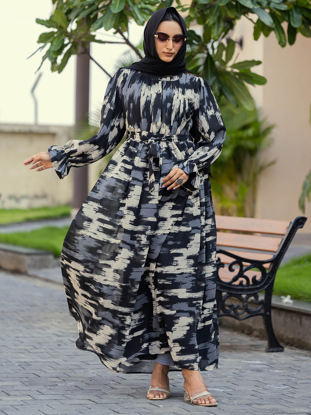 SARINKU Print Puff Sleeve Georgette Maxi Dress