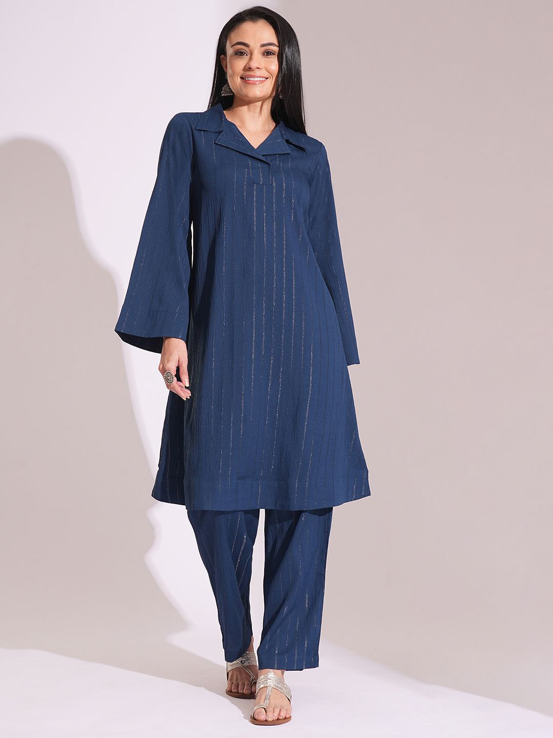 Globus Shimmer Woven Design Notched Lapel Bell Sleeves Kurta & Straight Pants Workwear Set