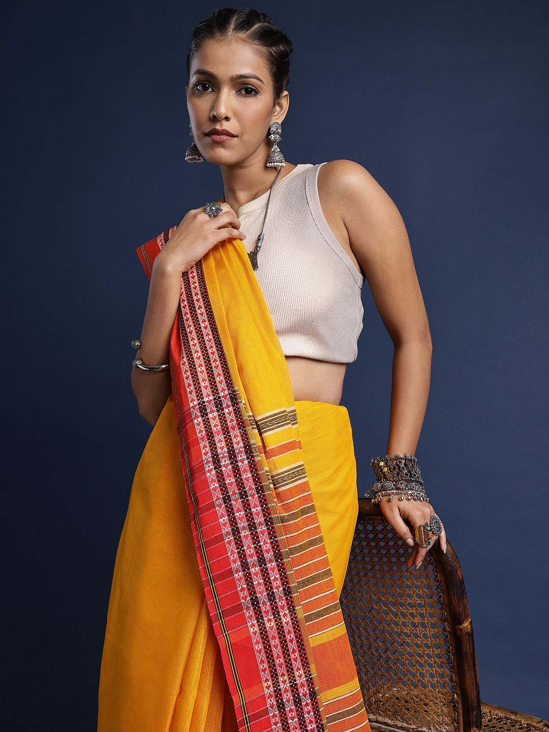 Taavi Begampuri Handloom Cotton Woven Design Saree With Blouse Piece