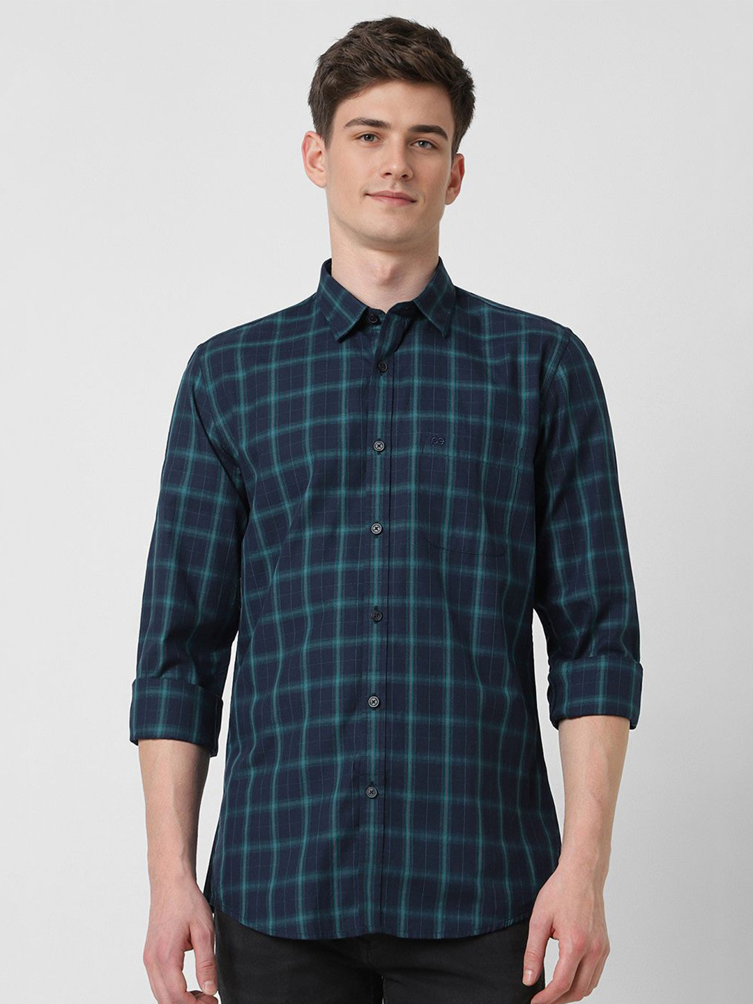 Peter England Casuals Men Slim Fit Spread Collar Tartan Checked Cotton Shirt