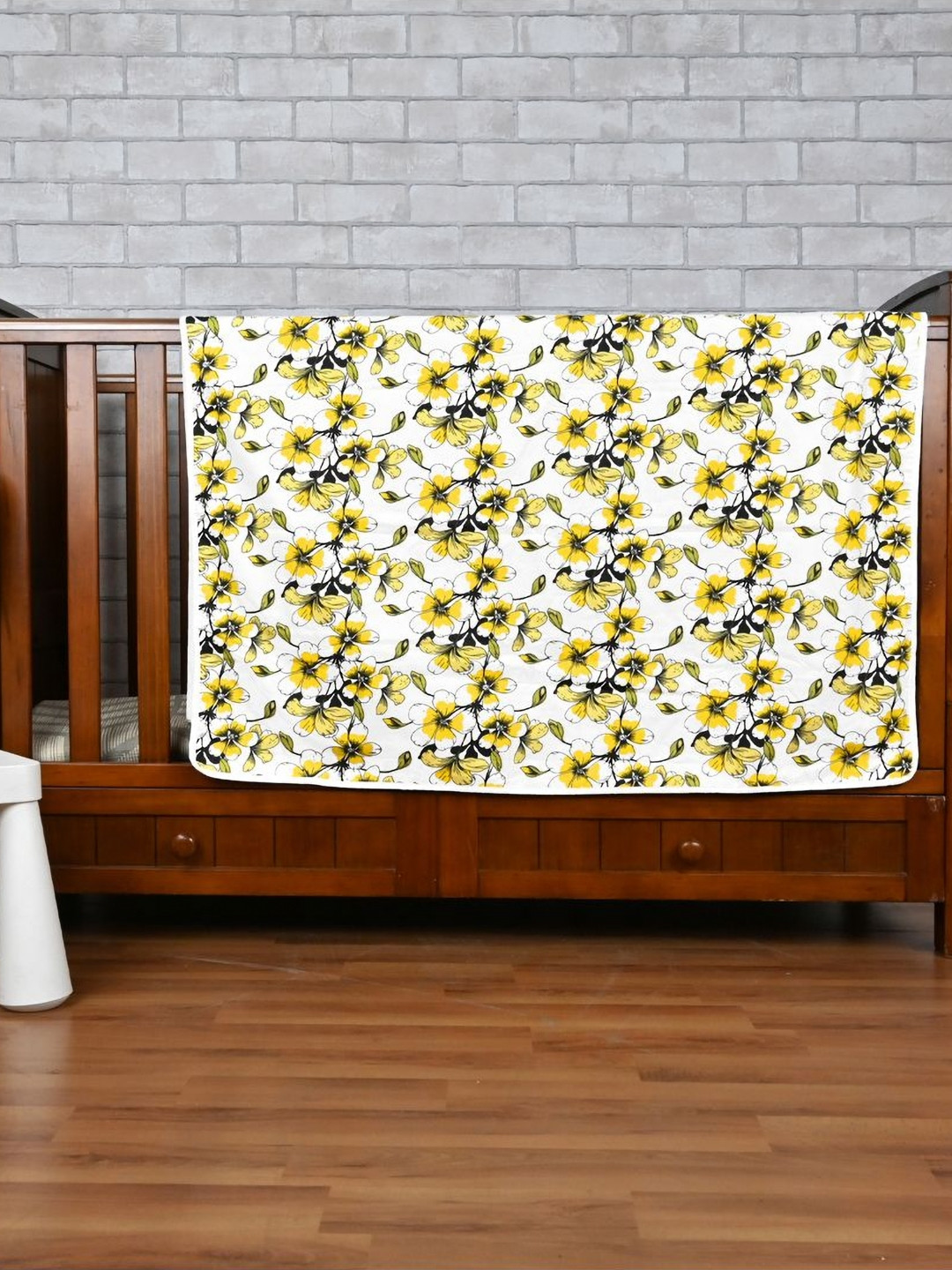 Divine Casa Golden Daffodil Floral Cotton AC Room 120 GSM Single Kids Dohar Blanket