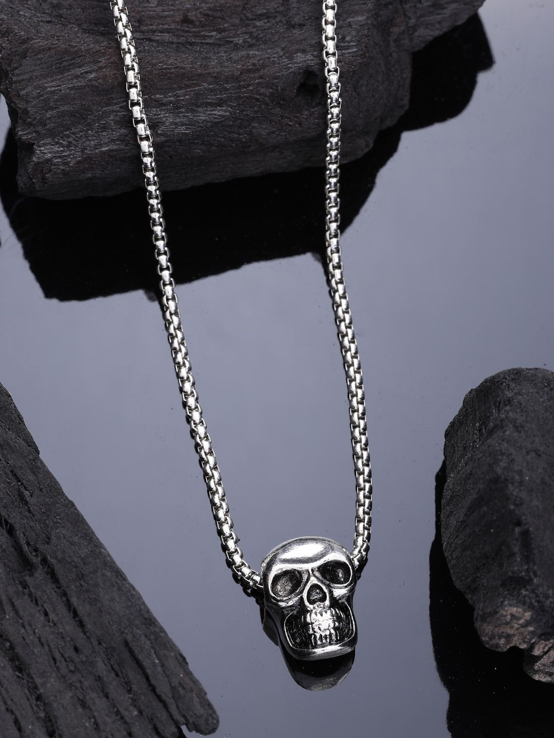 AQUATAN Men Silver-Plated Statement Antique Chain With Skull Pendant