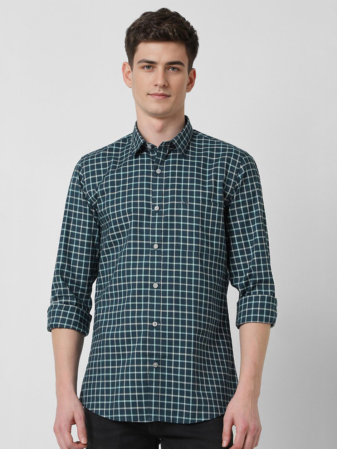 Peter England Casuals Men Slim Fit Spread Collar Checked Cotton Regular Fit Shirt