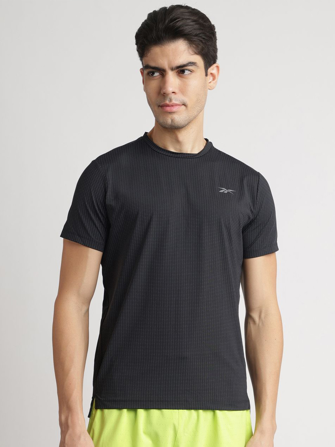 Reebok Men Micro Ditsy Geometric Printed Round Neck Short Sleeve Casual T- Shirt