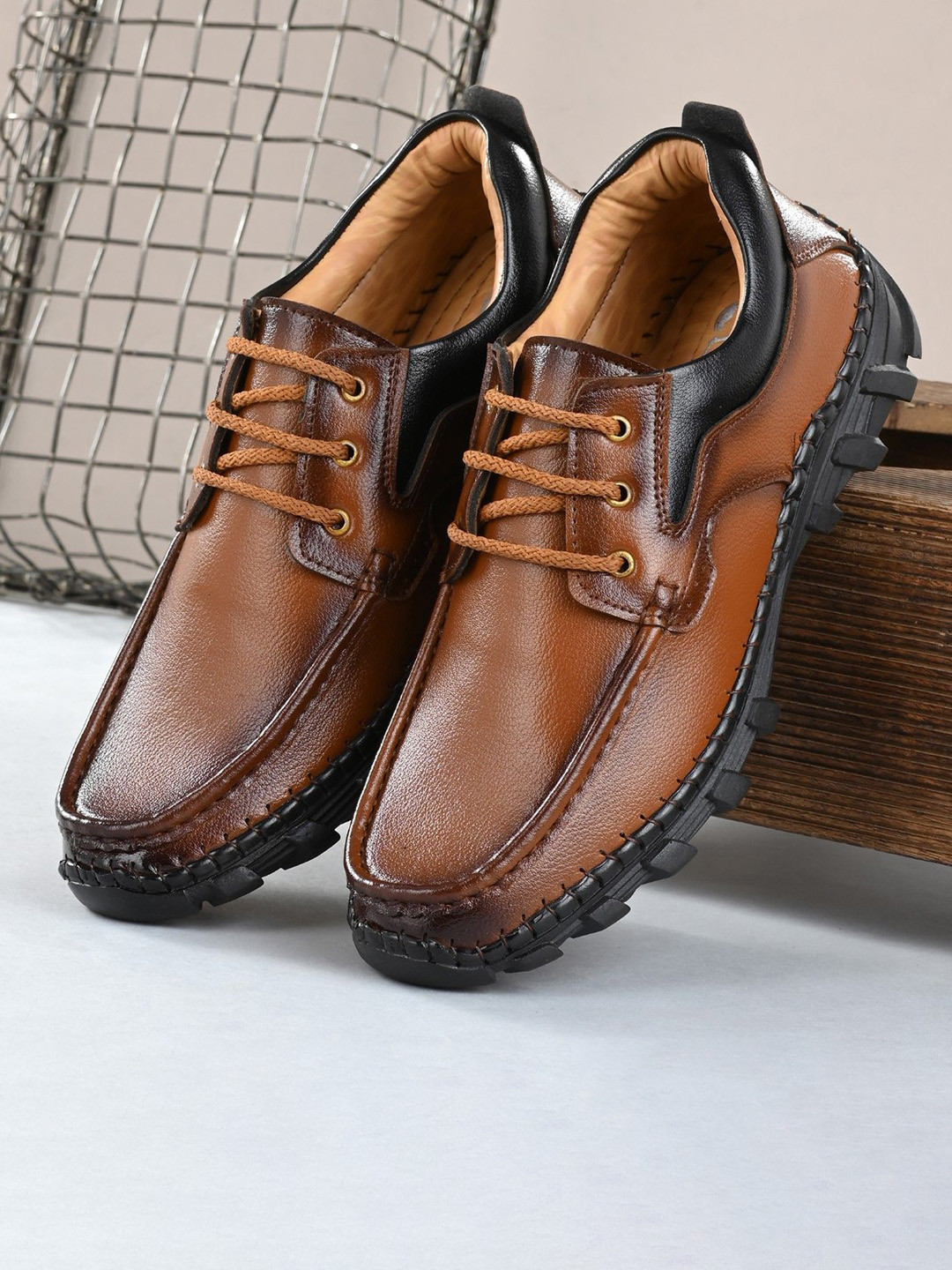 Rising Wolf Men Lace-Ups Loafers