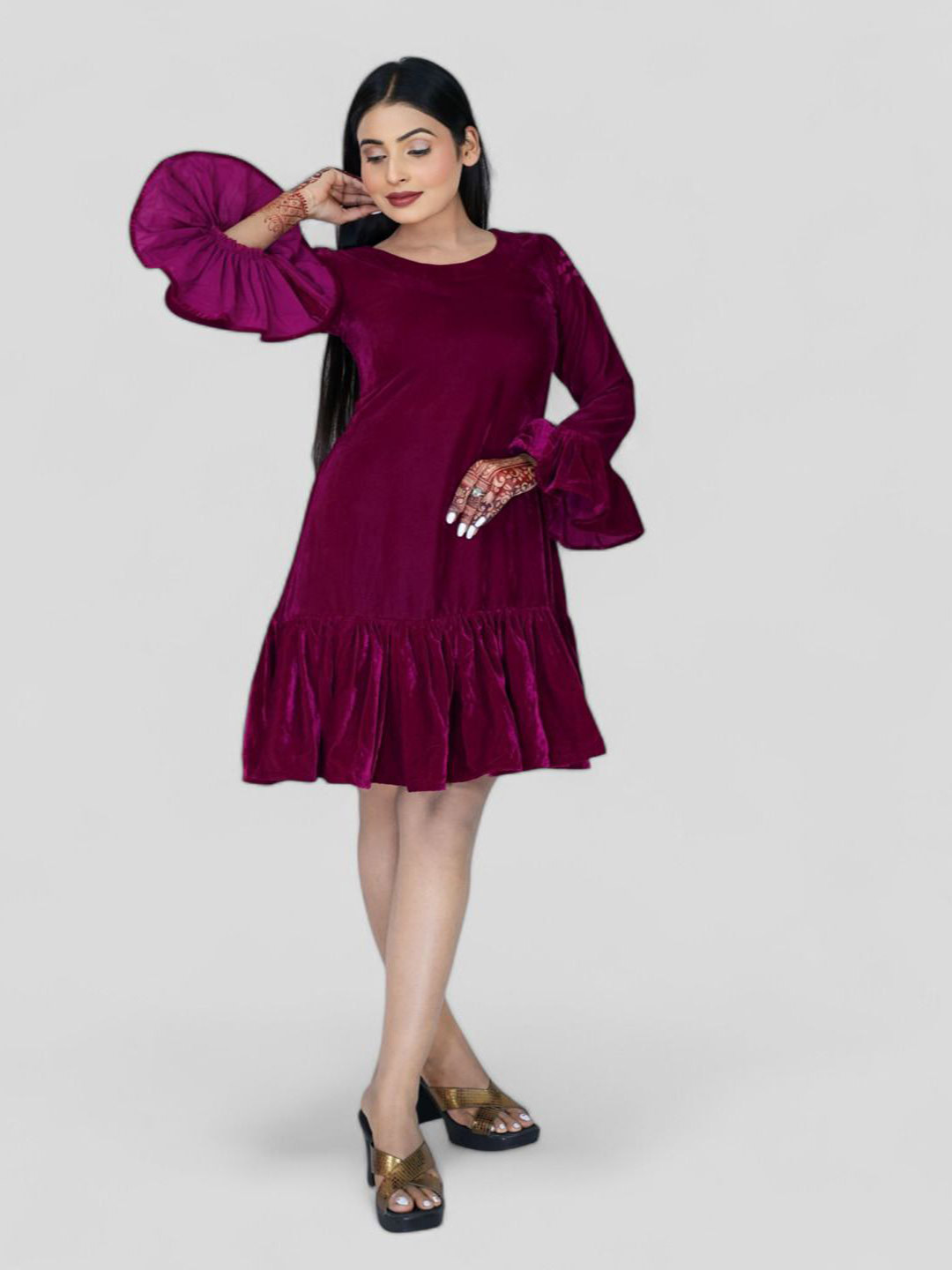 GEETUES Women Velvet Bell Sleeves Drop-Waist Dress