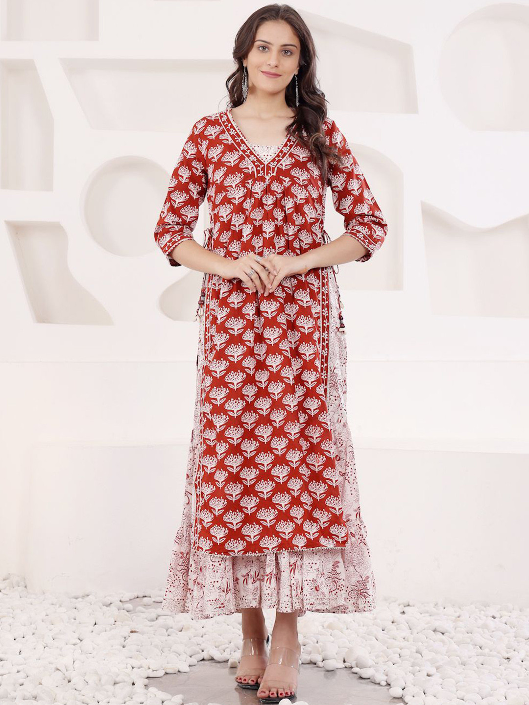 SAVI Floral Printed Cotton Gotta Patti V-Neck Empire Kurta With Tiered Inner