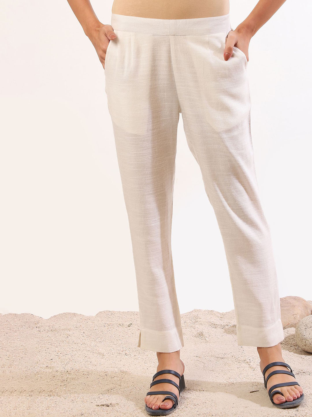 AURELIA Women Slim Fit Trouser