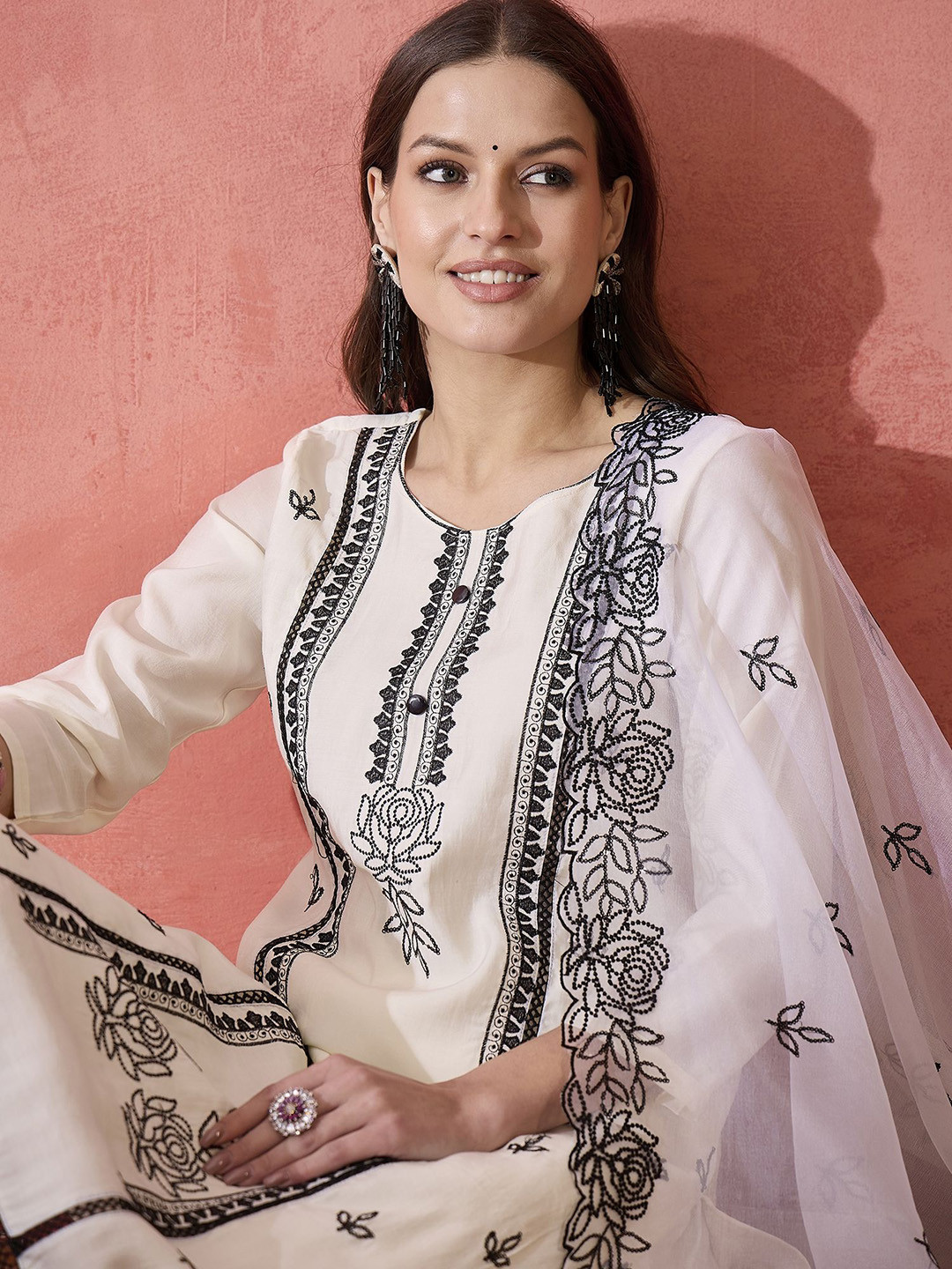 Sangria White Floral Embroidered  Style Kurta With Trouser And Dupatta