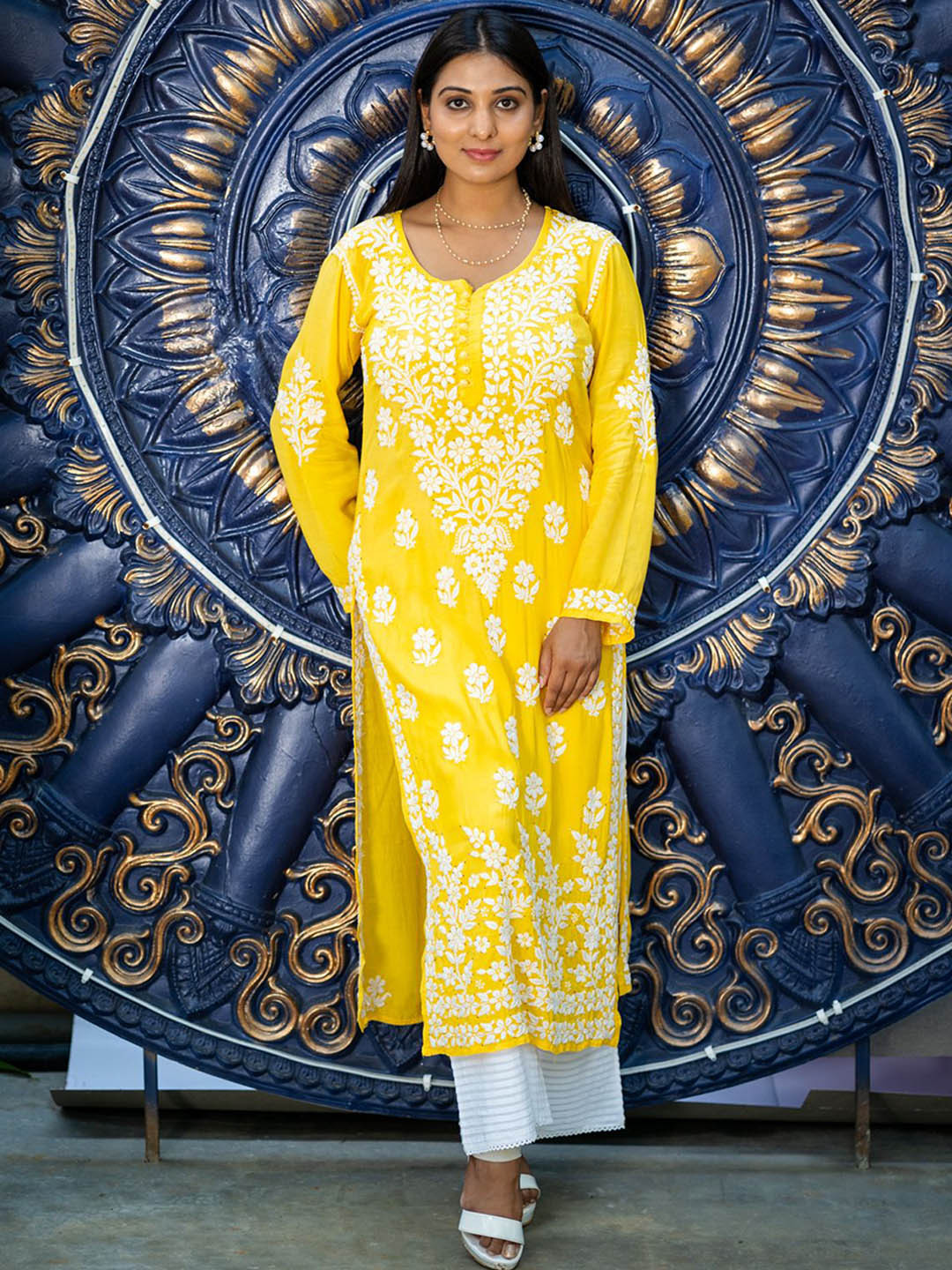 Club Loom Chikankari Muslin Embroidered Kurta