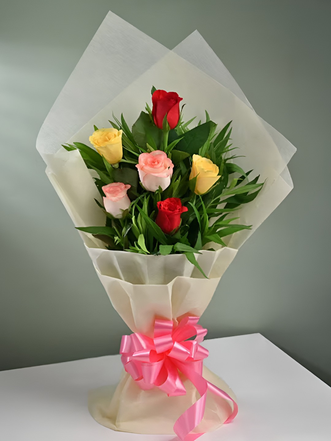 Floweraura Red & Pink 6 Pieces Roses Fresh Live Flower Bouquet