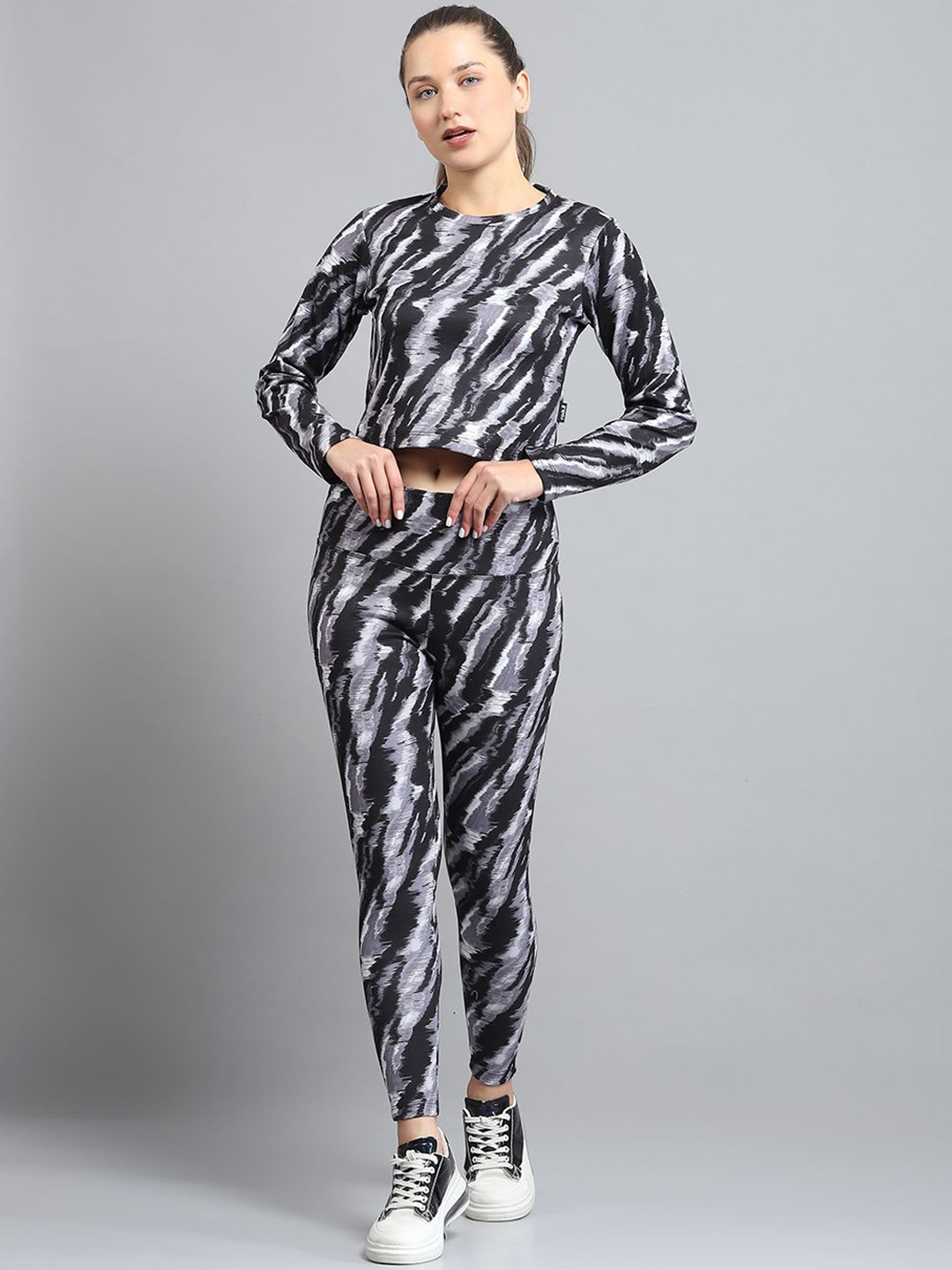 rock.it Printed Round Neck Crop Sweatshirt And Leggings