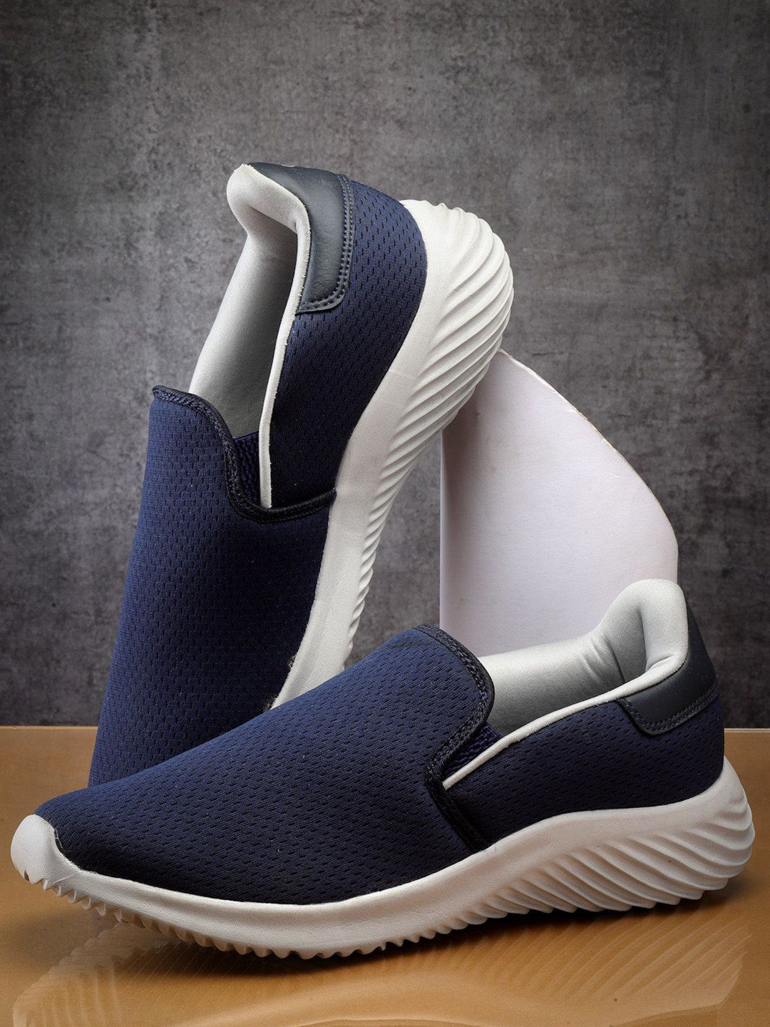 KANGAROOZ Men WALKIE Mesh Running Non-Marking Sports Shoes