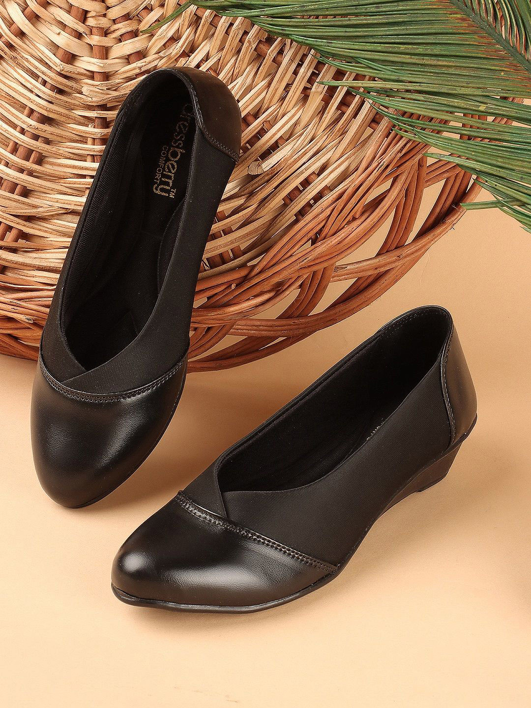 DressBerry Wedge Pumps with Laser Cuts