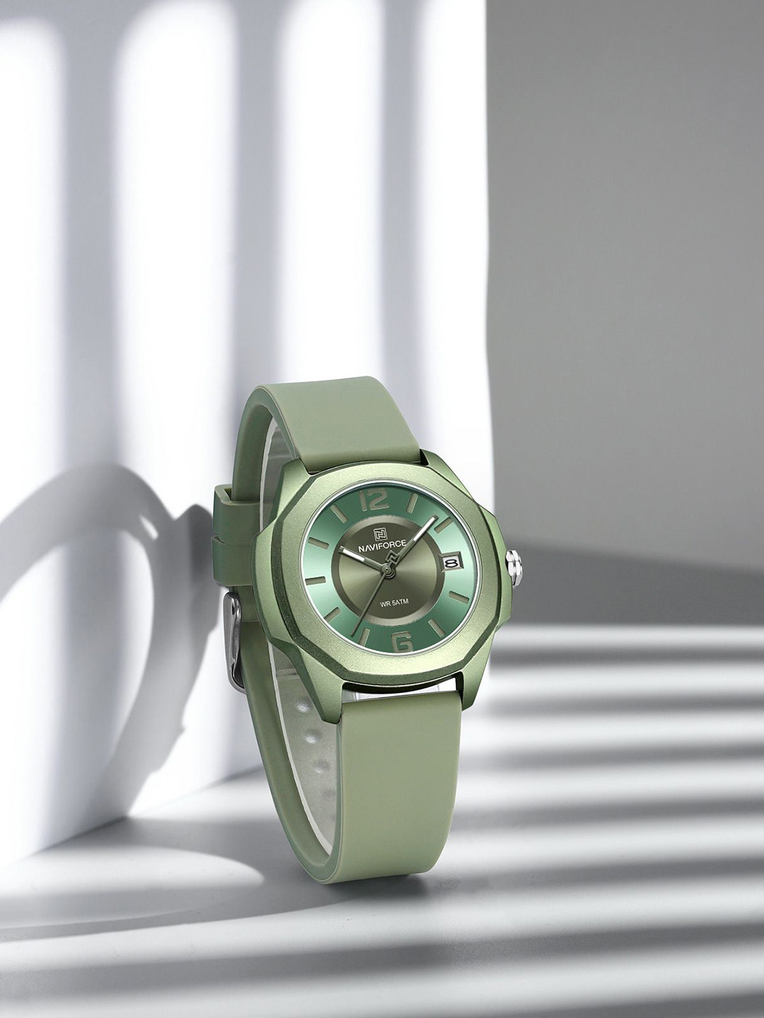 Naviforce Women Dial & Straps Analogue Watch NF7107_GN GN
