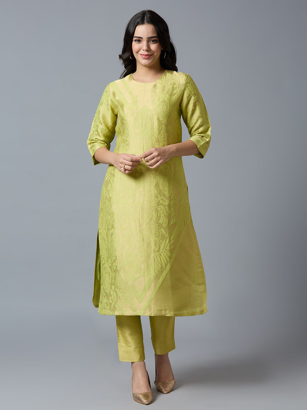 Cloth Haus India Floral Woven Design Round Neck Straight Kurta