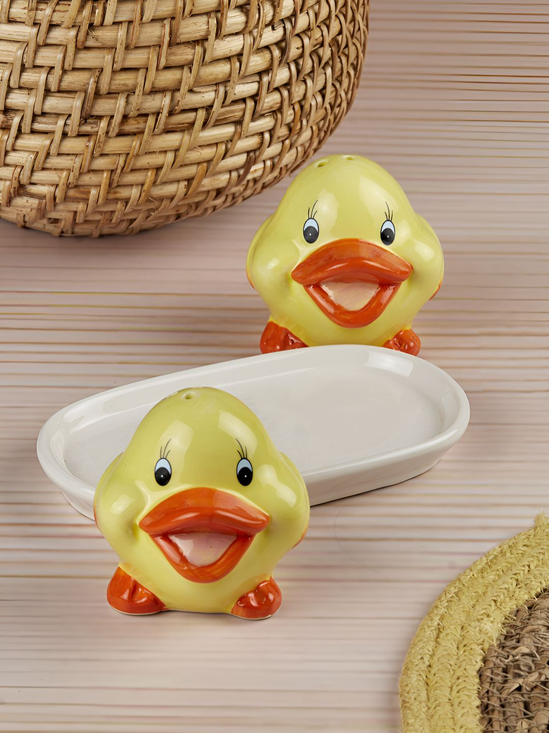 Kookee Unisex Yellow Salt and Pepper Shakers