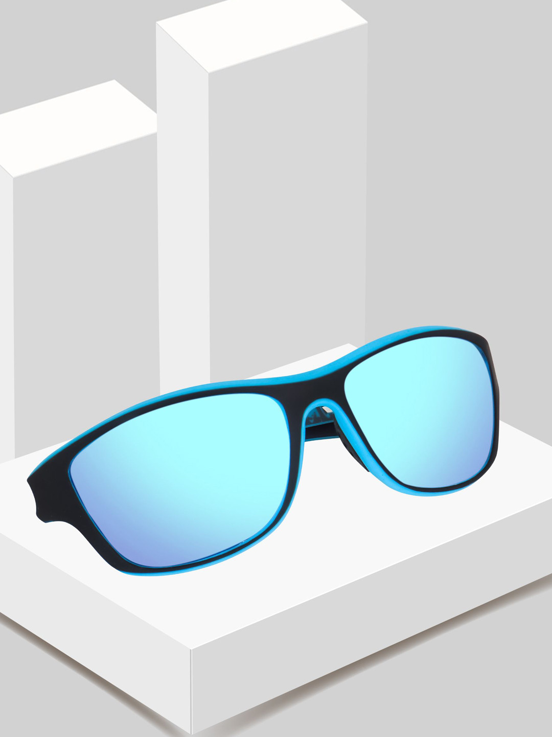 Dervin Unisex Fashion with Polarised and UV Protected Lens Sunglasses