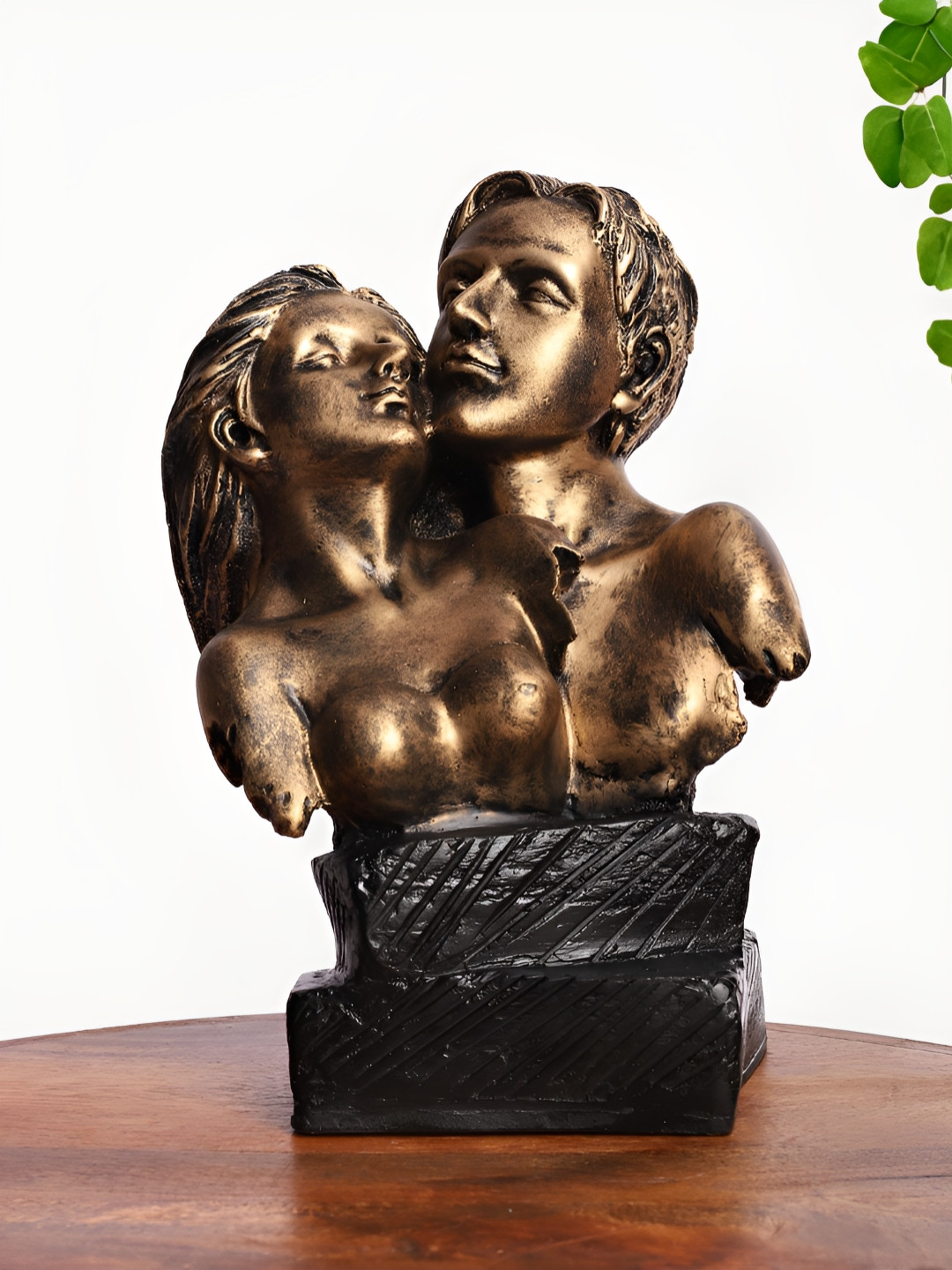 INTERNATIONAL GIFT Love Couple Face Gold Polyresin Natural Living Room Medium Showpiece - 9 Inches