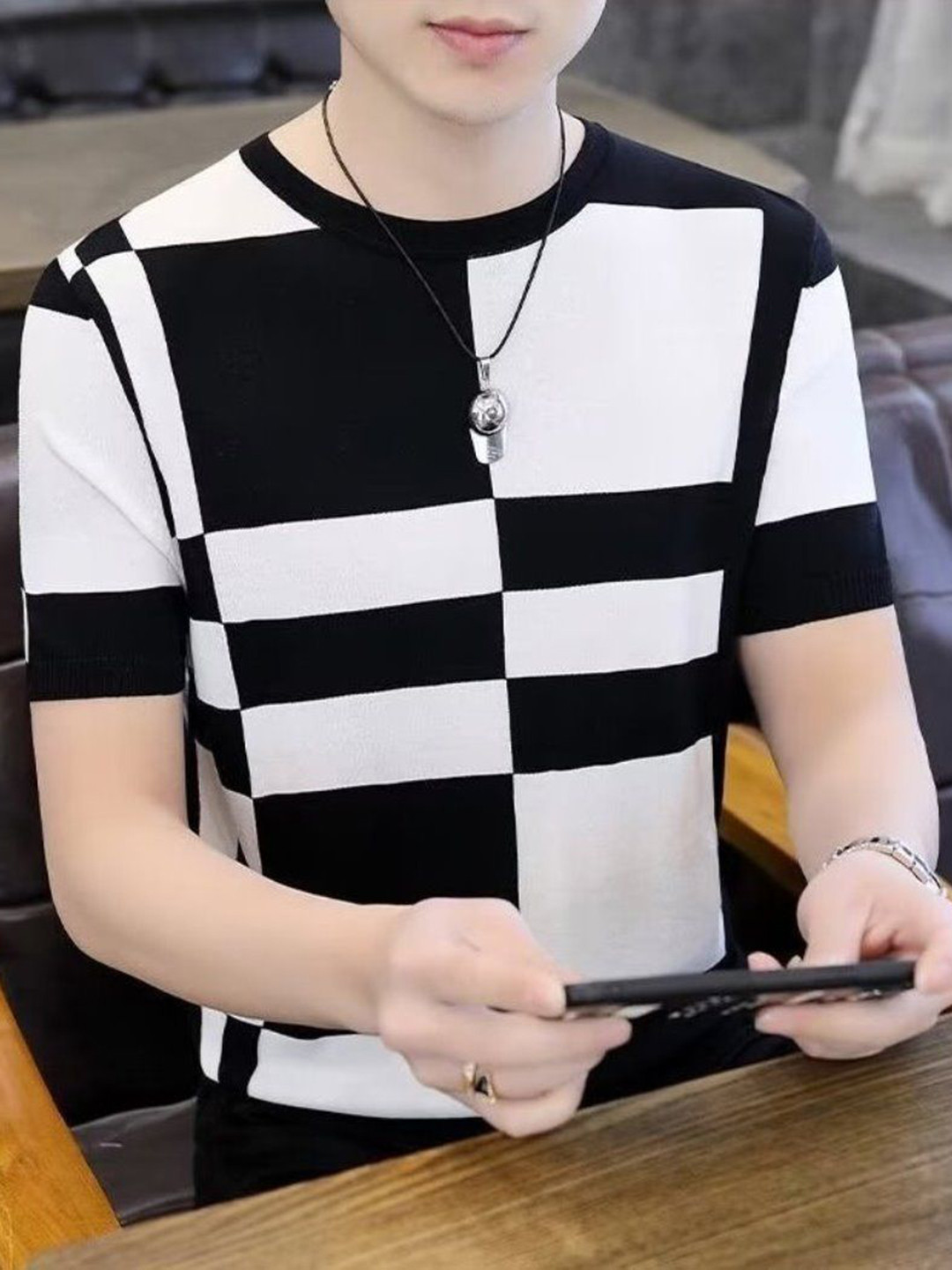 StyleCast Men Colourblocked Round Neck Silk T-shirt