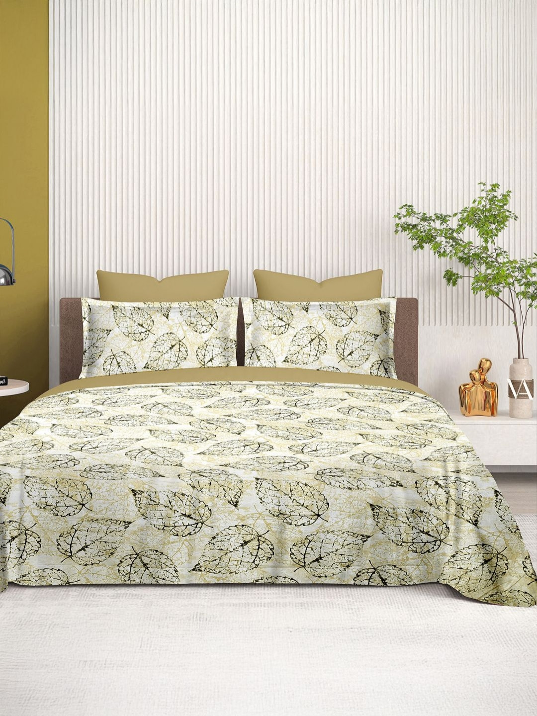 Aura Green Leaf Microfiber Breathable 140 TC Super King Bedsheet with 2 Pillow Covers-274.32 x 274.32 cm