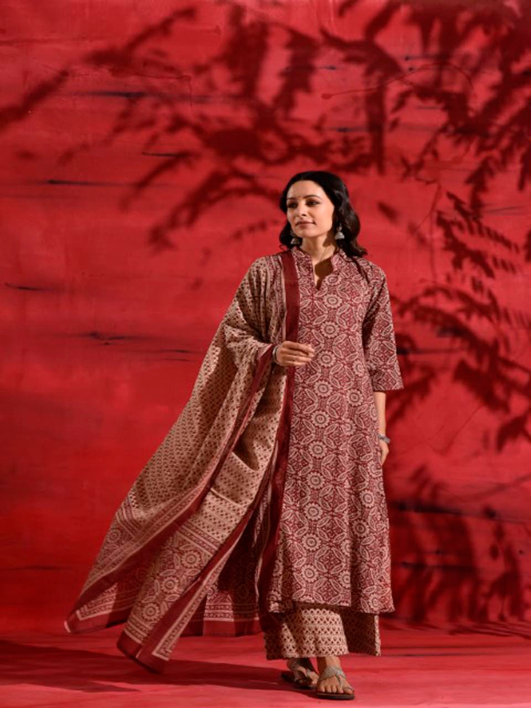 DIMPLE DESIGN STUDIO Women Floral Printed Regular Pure Cotton Kurta with Trousers & With Dupatta