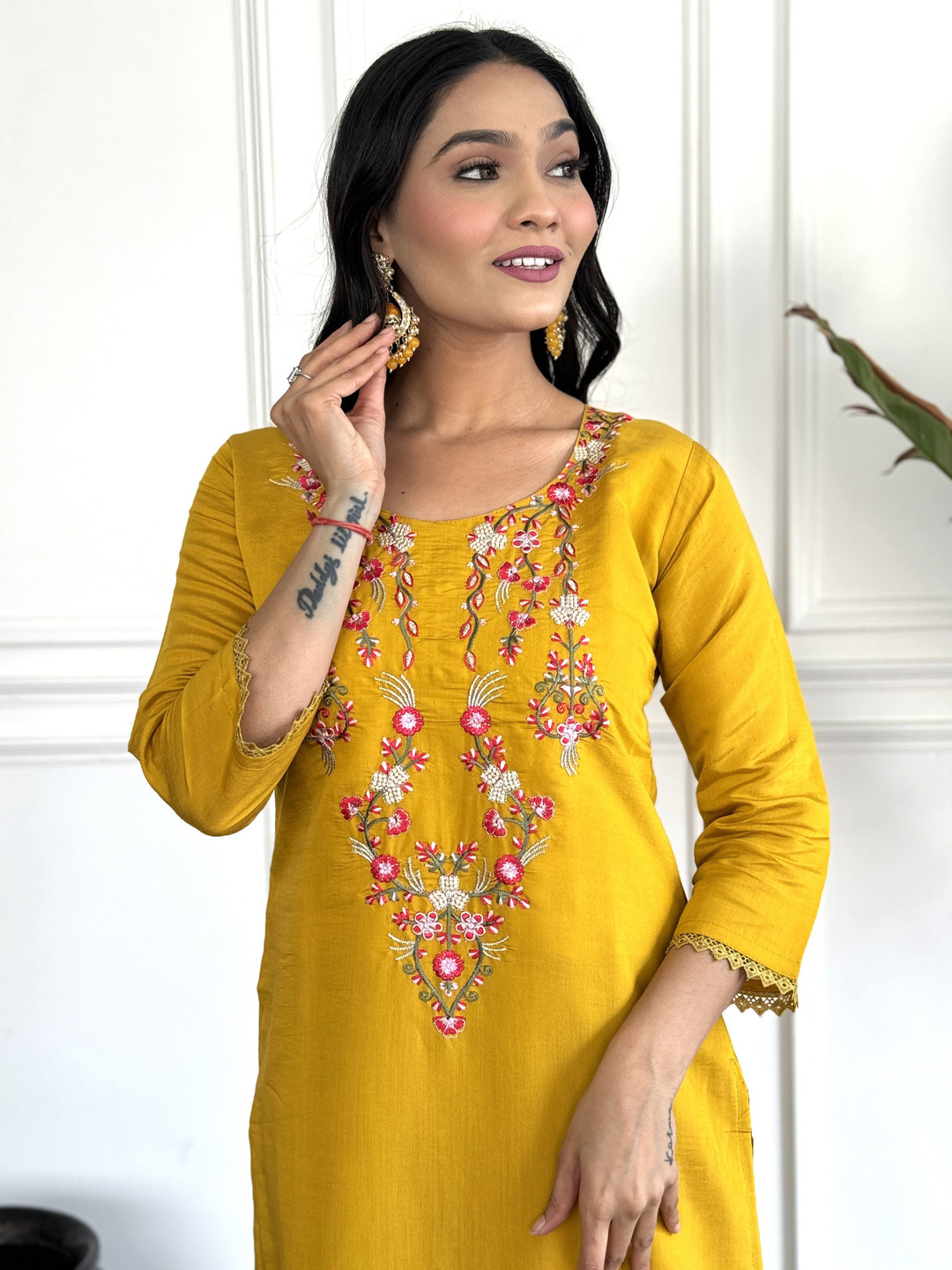 Siya Fashion Floral Embroidered Thread Work Straight Kurta With Trouser & Dupatta