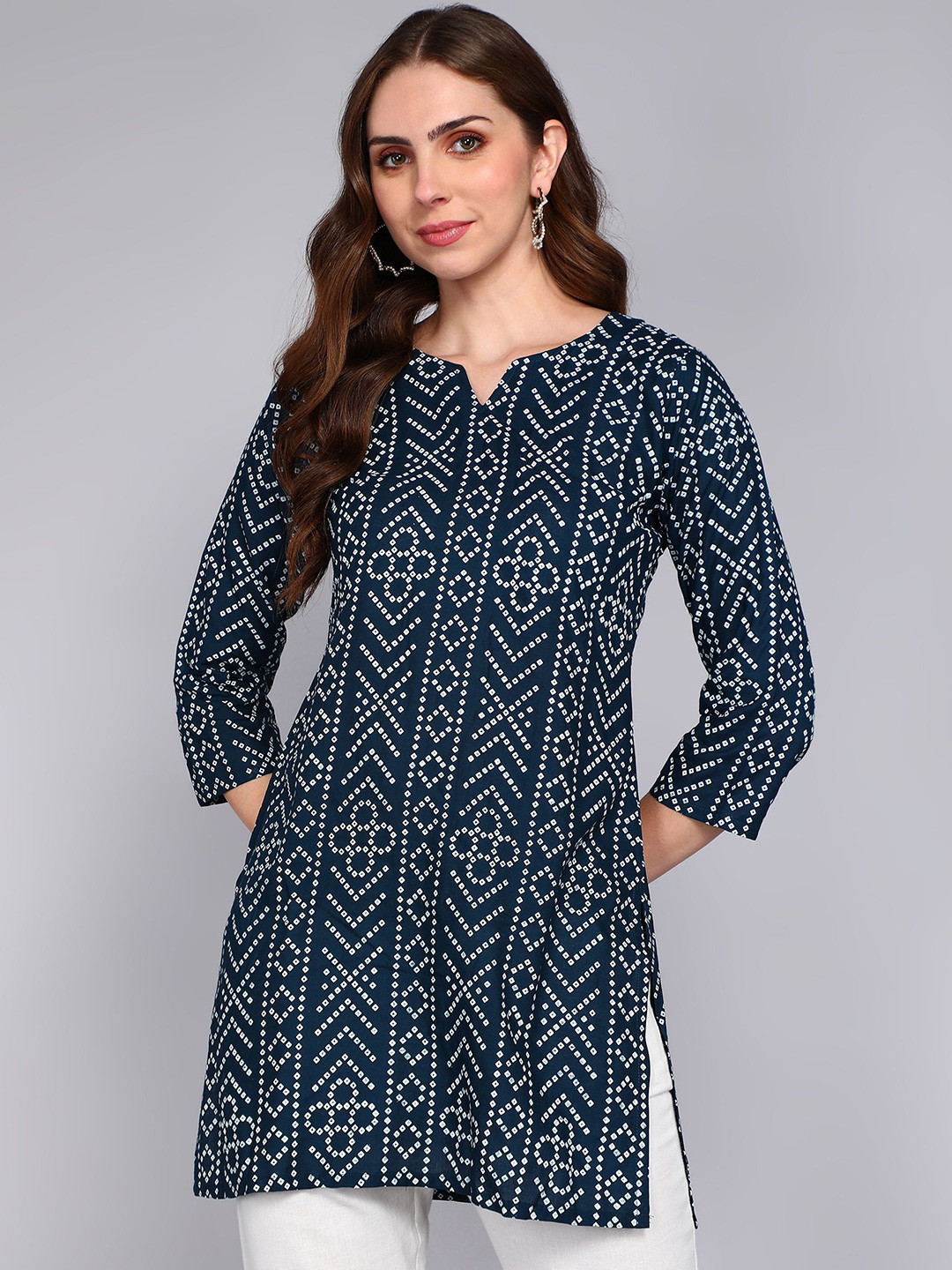 Tviksha Fashion Bandhani Printed V-Neck Kurti