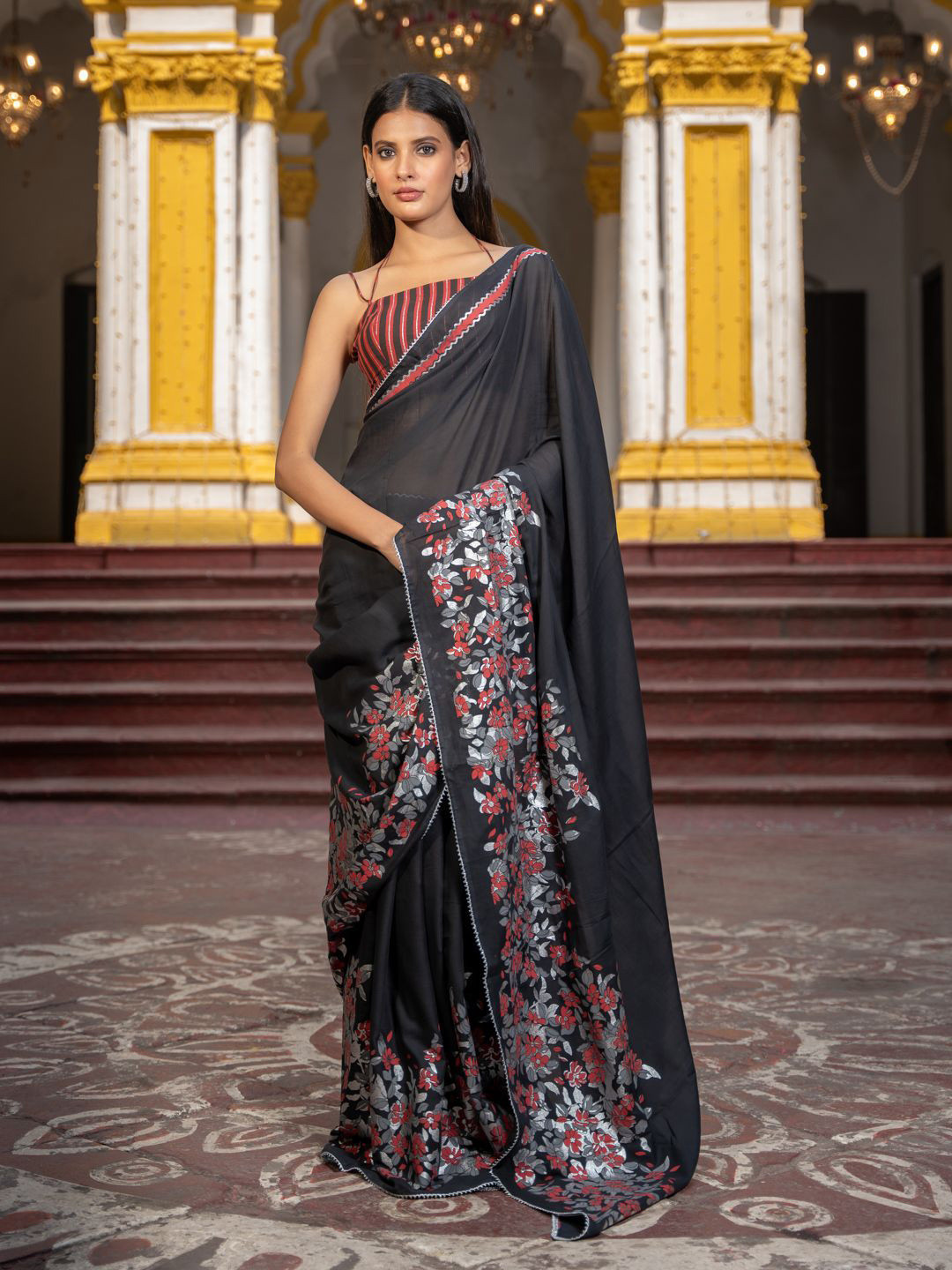 Suta Saree Floral Pattern Saree