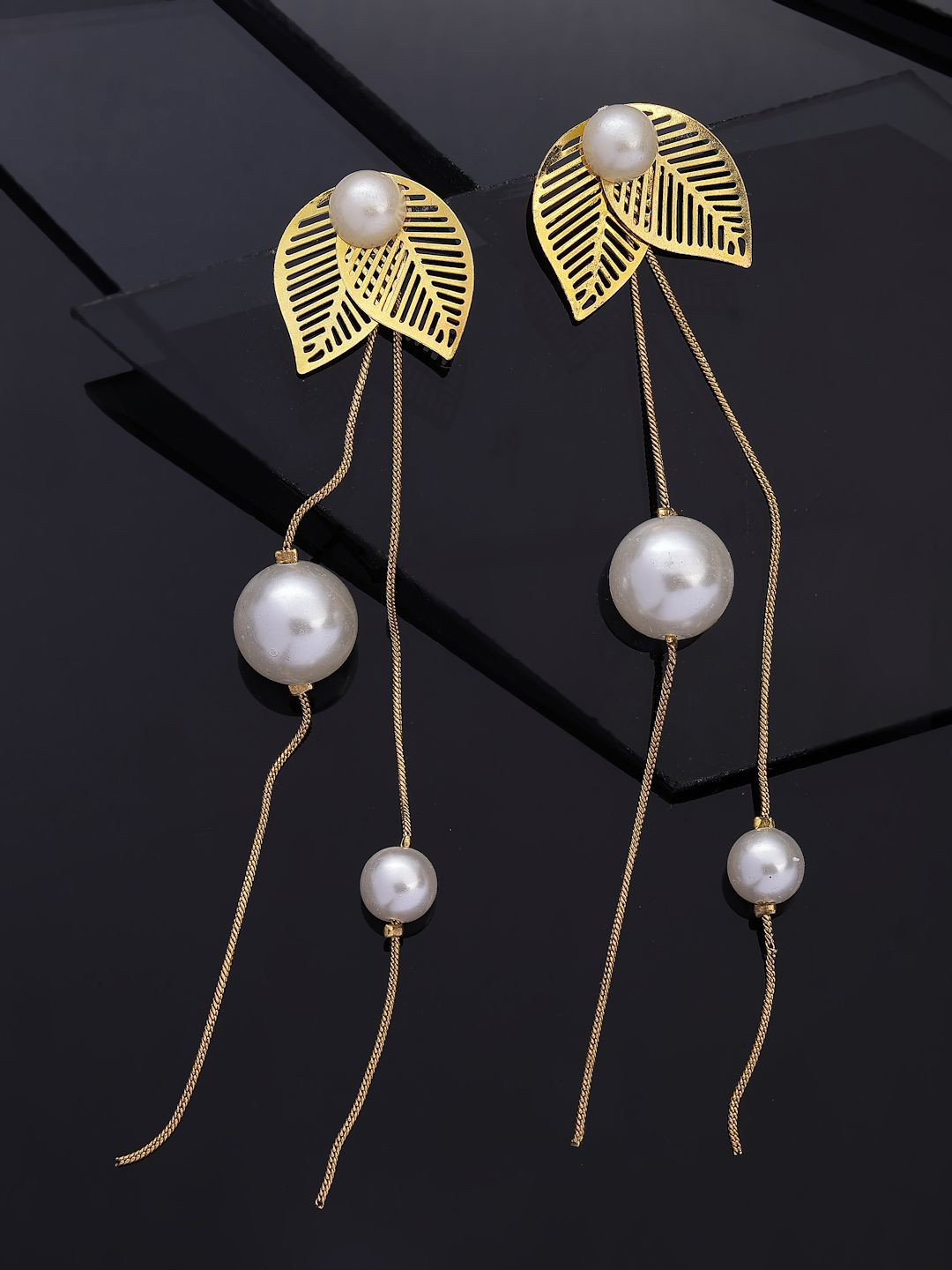 VESTIDO MODAS Gold-Plated Pearls Beaded Leaf Shaped Drop Earrings