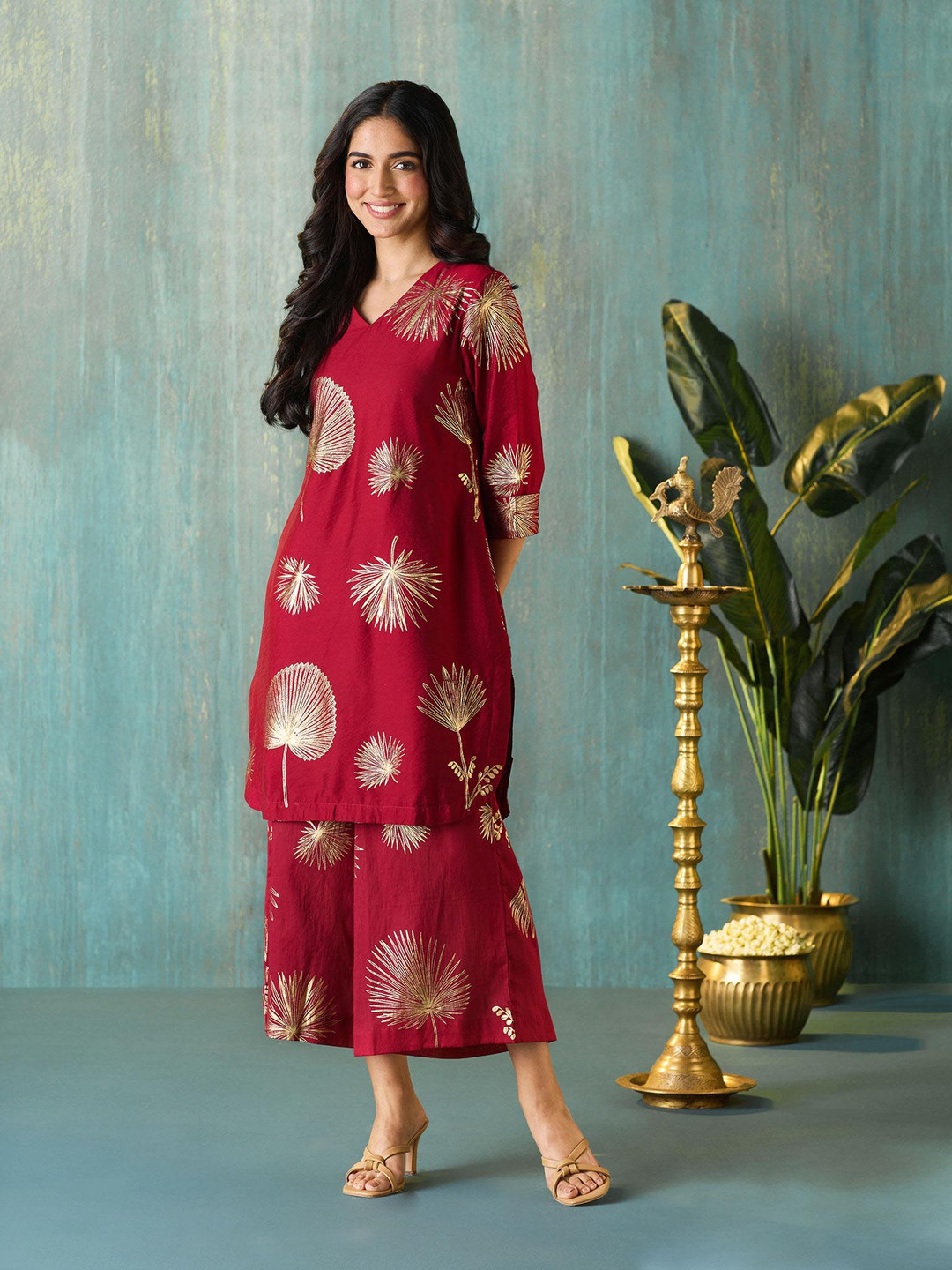 SINSINI Floral Printed Straight Kurta with Trousers