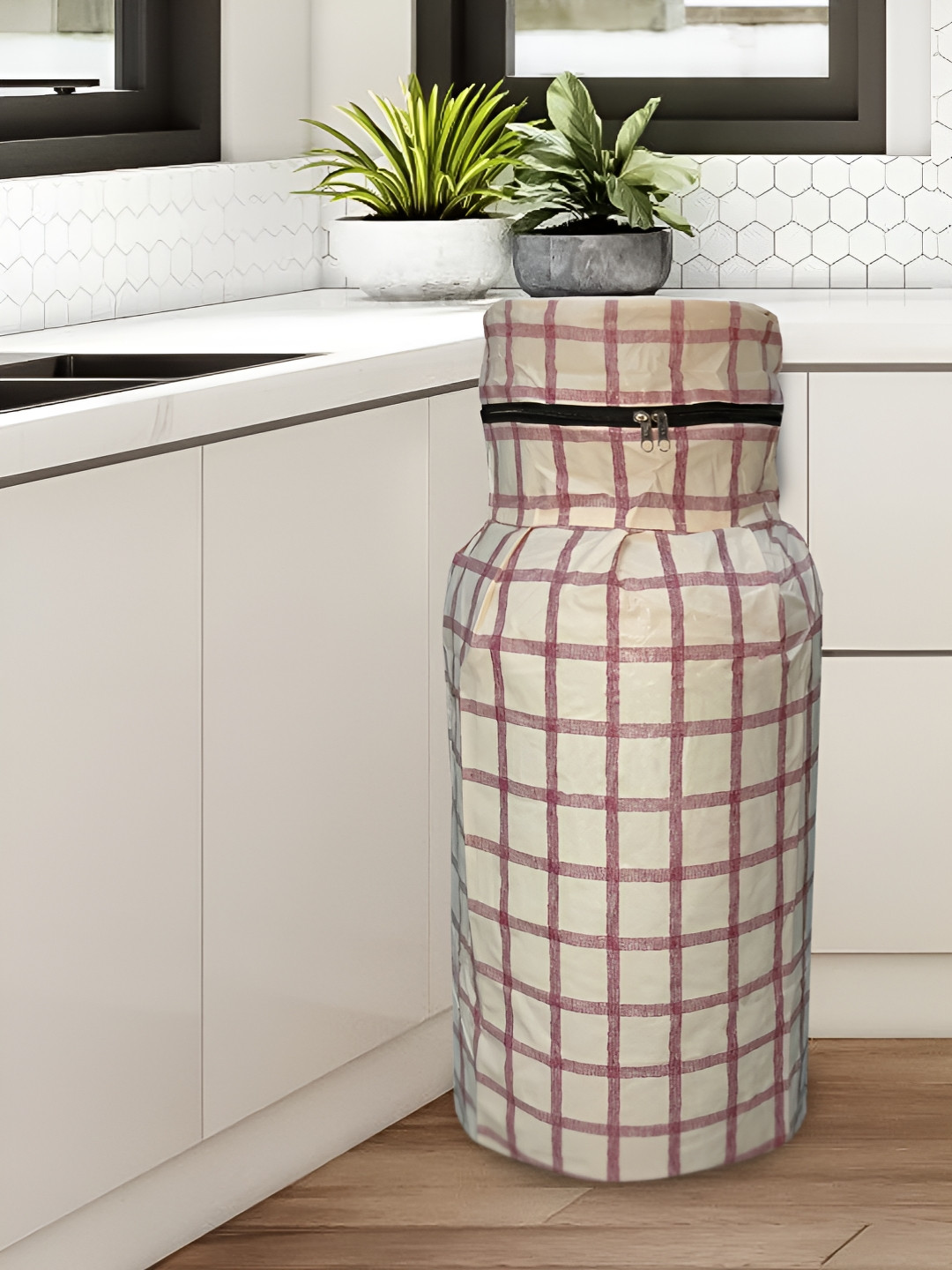 KANUSHI INDUSTRIES Beige & Maroon Printed Waterproof Gas Cylinder Cover