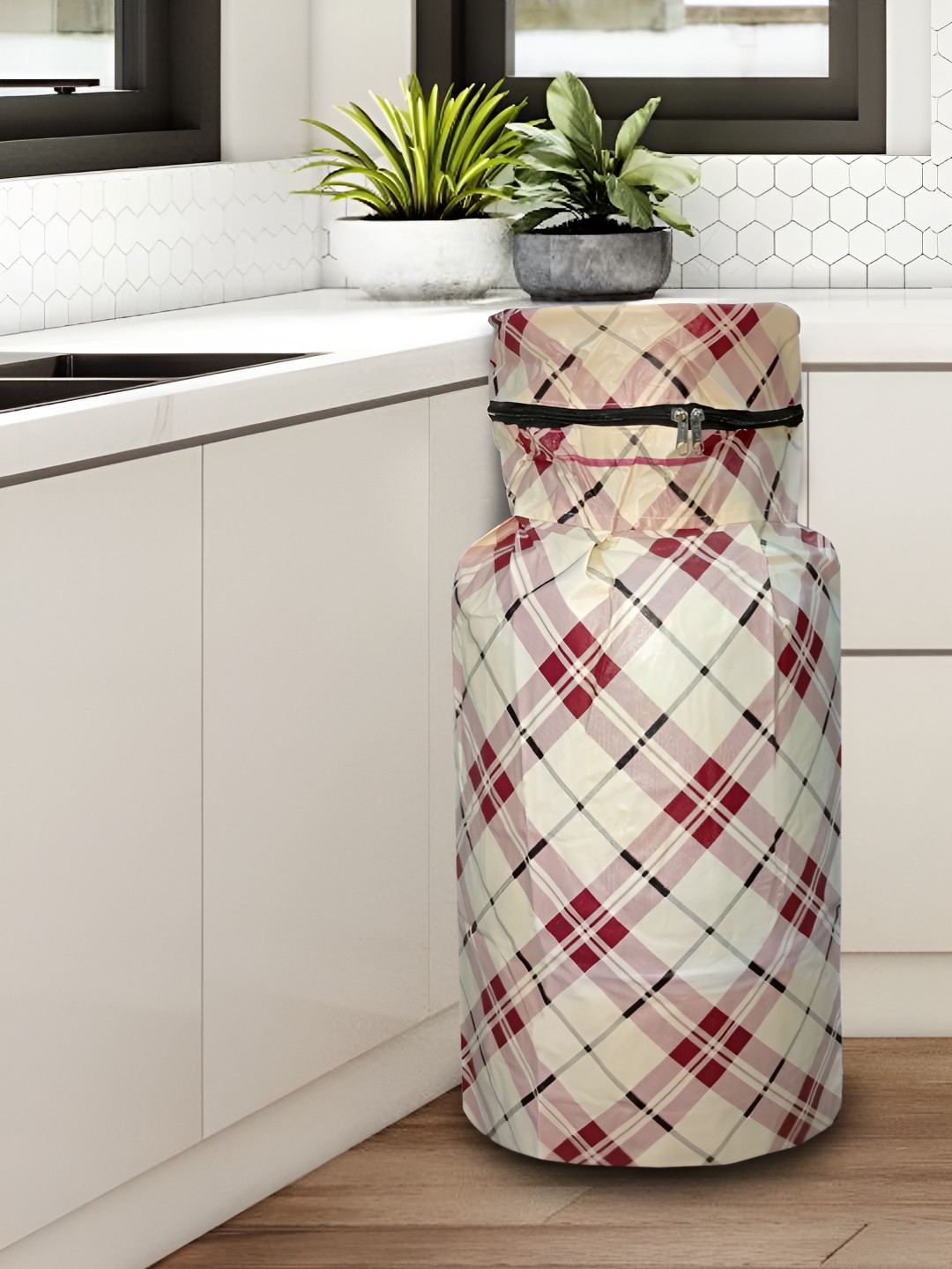 KANUSHI INDUSTRIES Beige & Maroon Printed Waterproof & Dustproof LPG Gas Cylinder Cover
