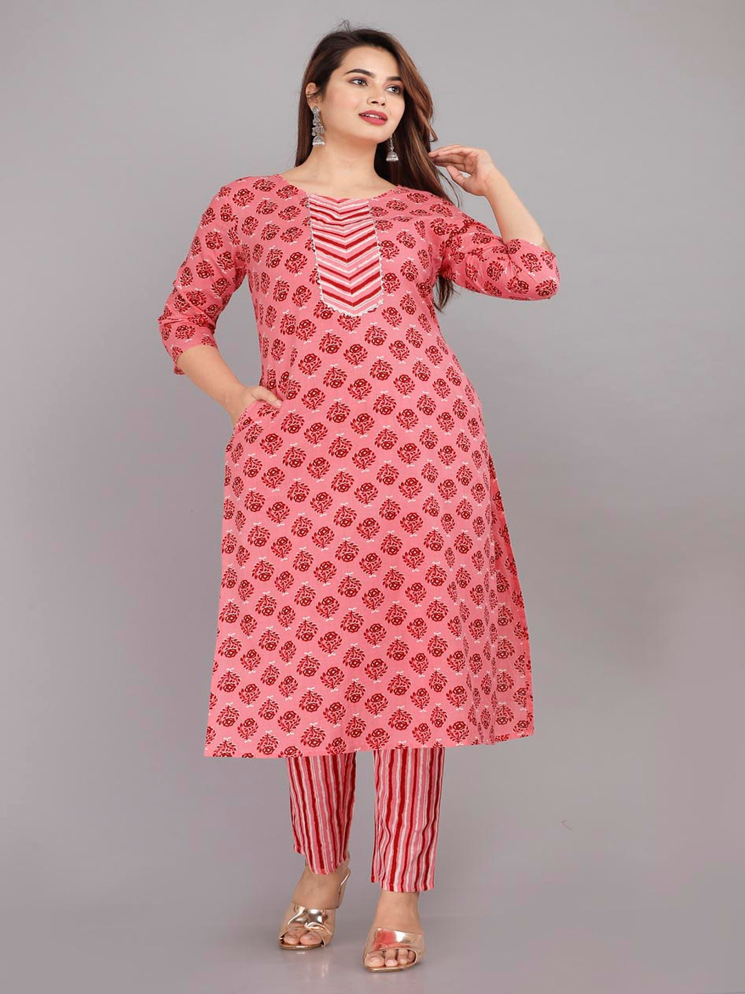 Moajaza Women Printed Regular Pure Cotton Kurta with Trousers