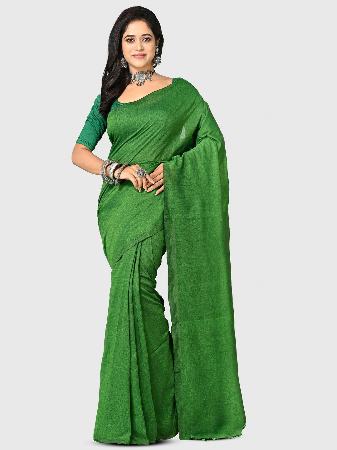 Crochetin Solid Saree With Tassel