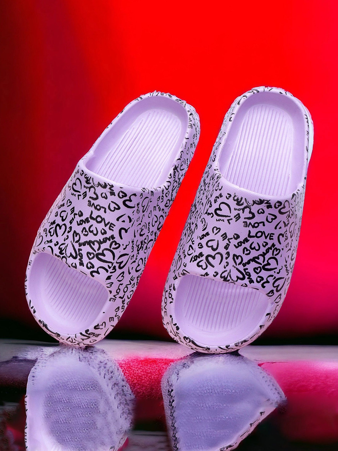 KAPYANSH Women Printed Rubber Sliders