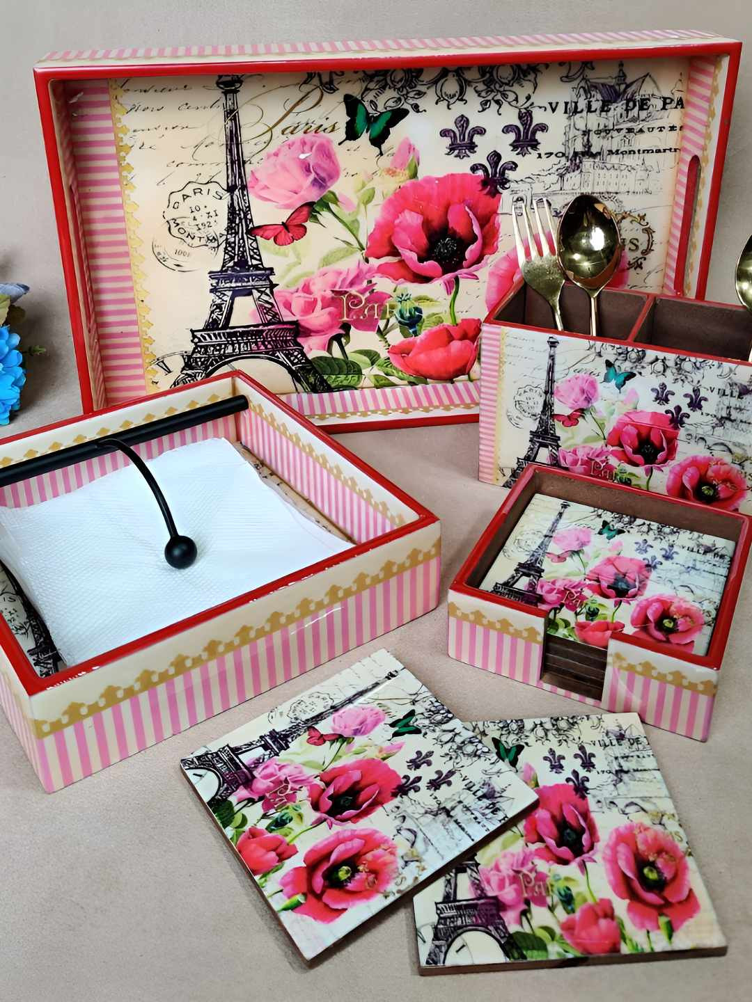 THE HOME CO. Pink Plastic Tissue Holders