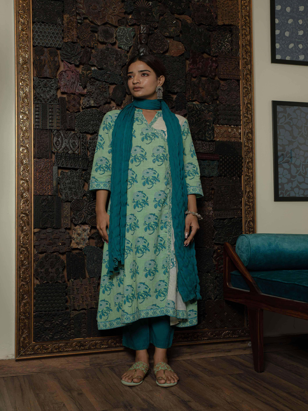 SHILPI HANDICRAFTS Women Floral Embroidered Regular Beads and Stones Pure Cotton Kurta with Palazzos & With