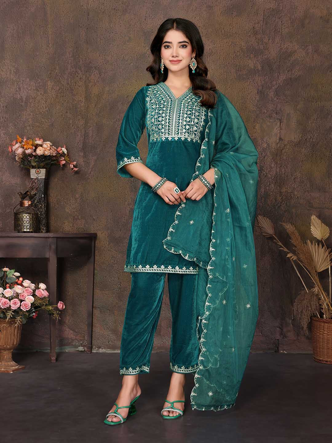Royal Export Women Floral Embroidered Regular Thread Work Velvet Kurta with Trousers & With Dupatta