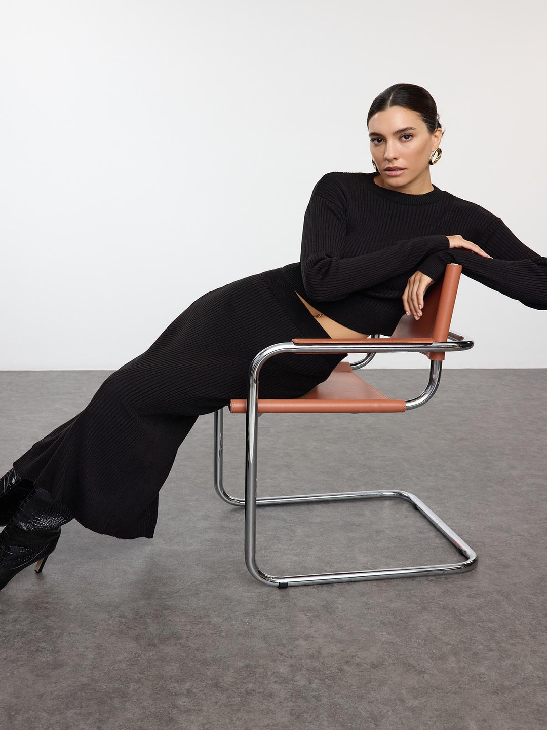 Trendyol Ribbed Self Design Round Neck Crop Top And Skirt