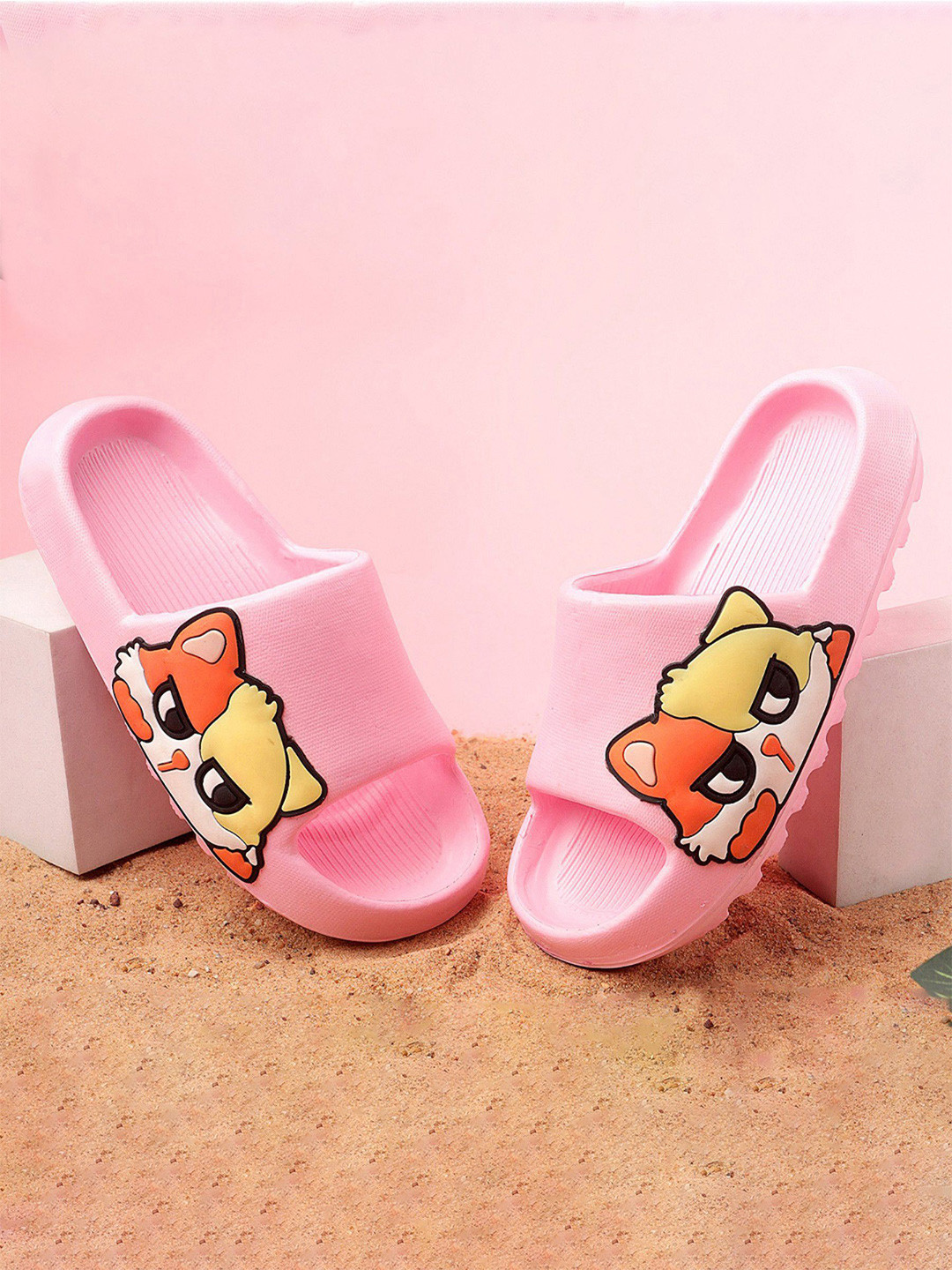 KAPYANSH Women Printed Rubber Sliders