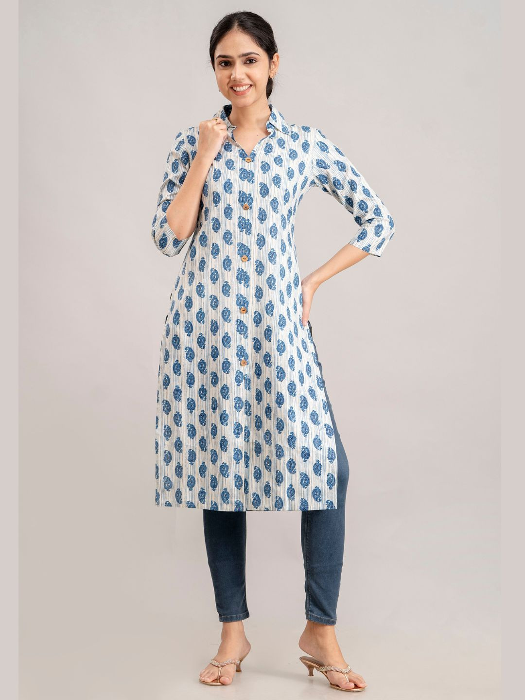 RAAKA Paisley Printed Shirt Collar Straight Kurtas