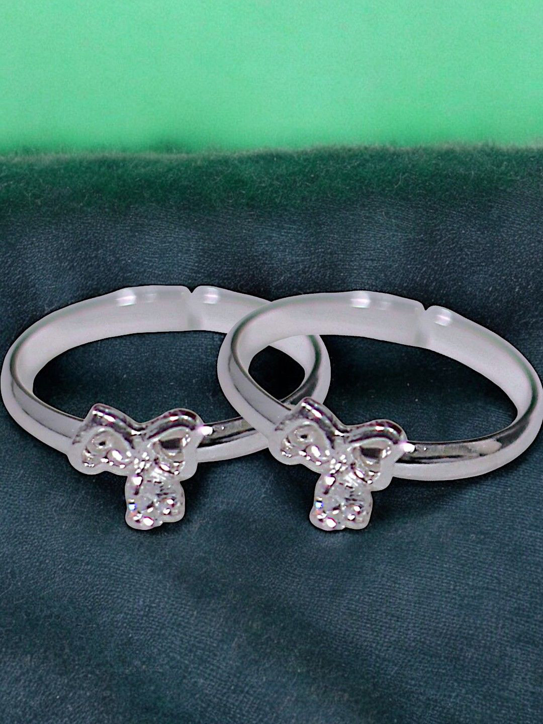Taraash Set Of 2 925 Sterling Silver-Plated CZ Studded Heart Shaped Toe Rings