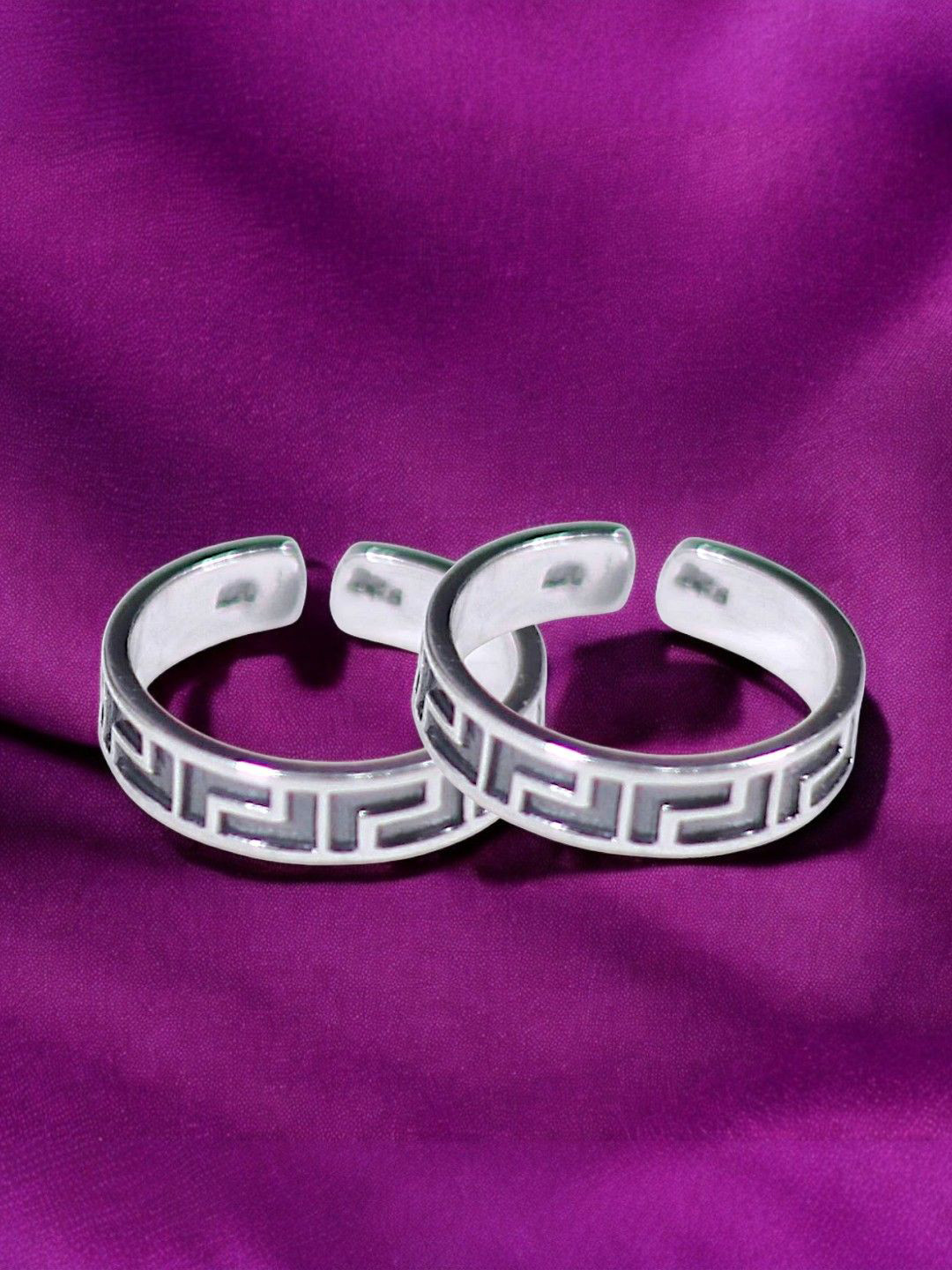 Taraash 925 Sterling Silver-Plated Adjustable & Elegant Band Toe Ring